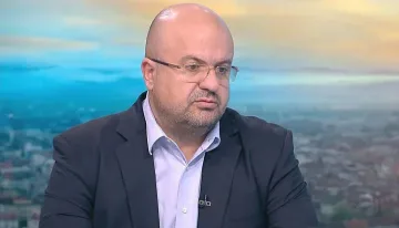 Напусна ни знаков политик
