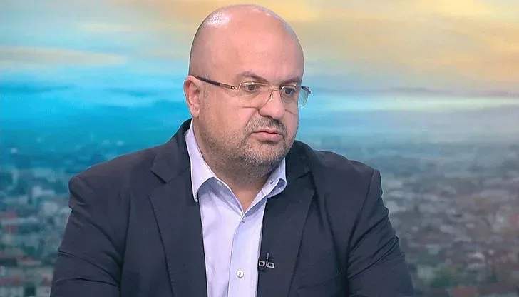 Напусна ни знаков политик