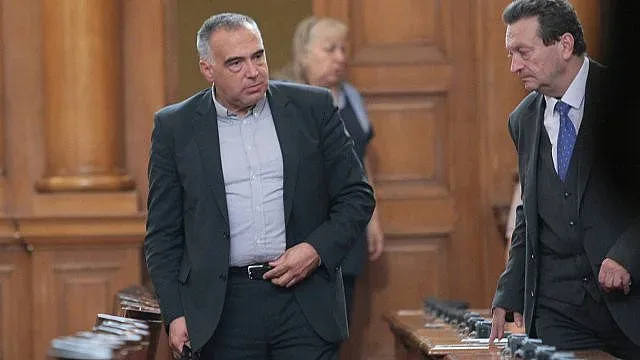 Благословил ли е Радев референдума на Слави? Сензация от Антон Кутев