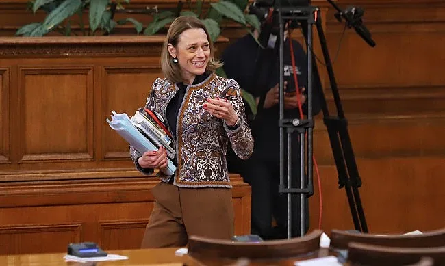 Ива Митева хвърли бомба за референдума. Ролята на президента