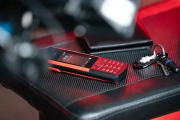 Новият Nokia 5710 XpressAudio: 4G телефон с вградени безжични слушалки