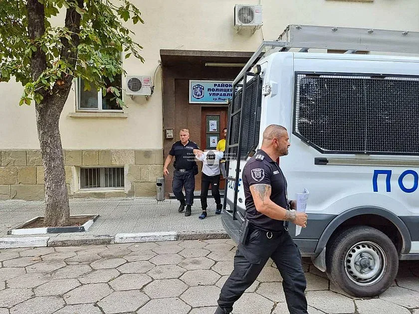 Кой е Омар – шофьорът на автобуса на смъртта?