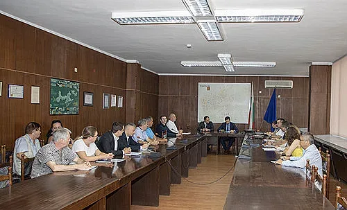 В 216 избирателни секции ще се гласува на извънредните парламентарни избори