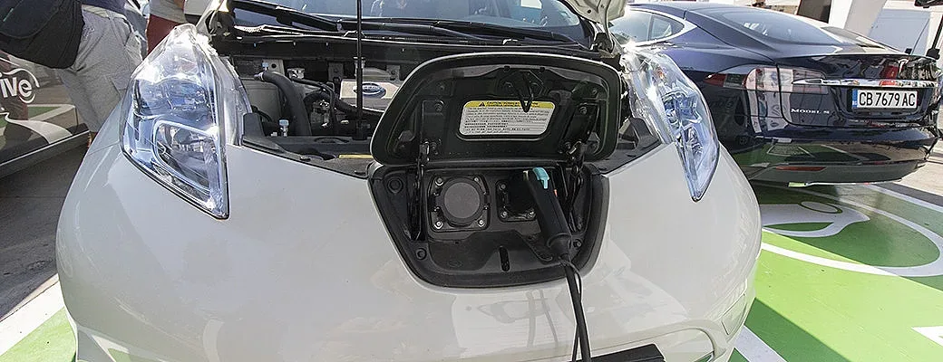 Защо електромобилите влизат трудно на пазара