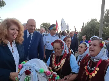 Йотова засрами политиците. Изпя знакова песен (ВИДЕО)