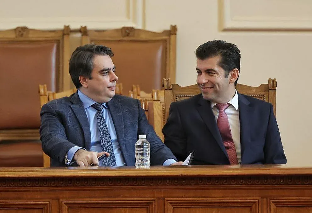 Кирил и Асен събират ПП в интернет, решават важен въпрос