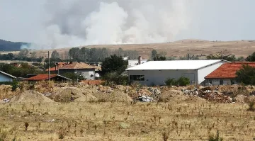 Огнен ад заплашва полигон на армията, военните го запалили