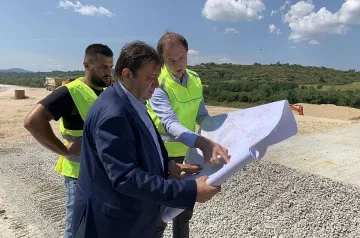 Министър се хвана за главата на магистрала Хемус. Причината