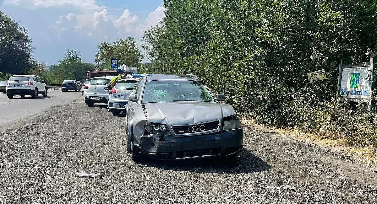 Бандит помля кола, едва не преби 12 души