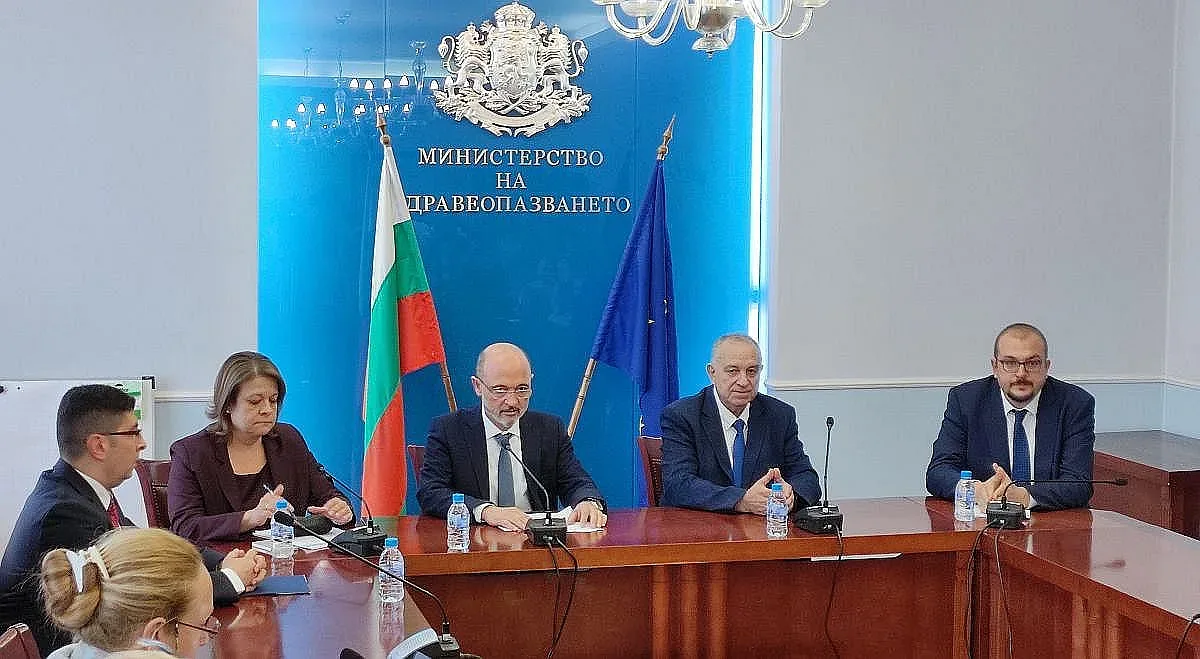 Здравният министър започва с офанзива срещу ковид, какво следва