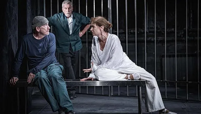 Сократ отново пие бучиниш в Театър "199"