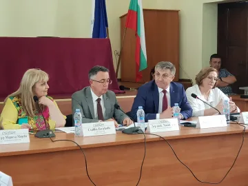 Карадайъ на форума на "Стандарт": Нужна ни е културна грамотност