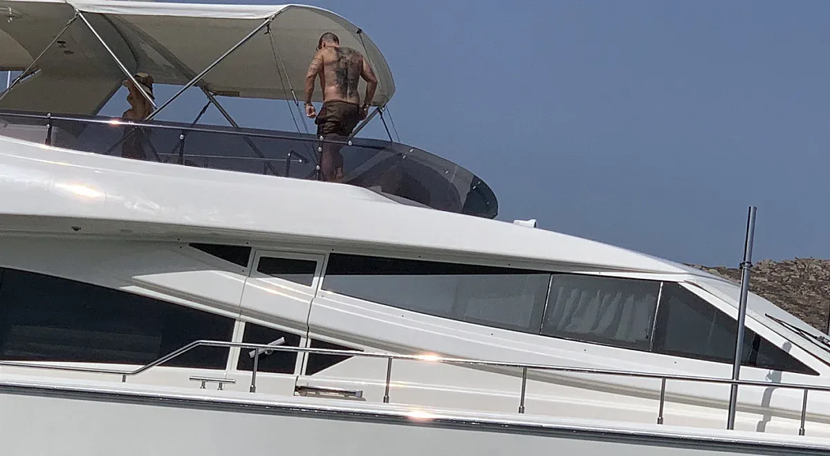 Кой е бизнесменът с 35-метрова яхта в Монако? (СНИМКИ)