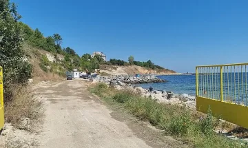 Плажът в Царево отцепен. Кога ще обезвредят мината?