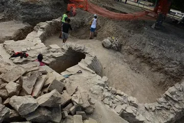 Уникално откритие:Мощи на мъченик или гроб на велможа в Августа Траяна