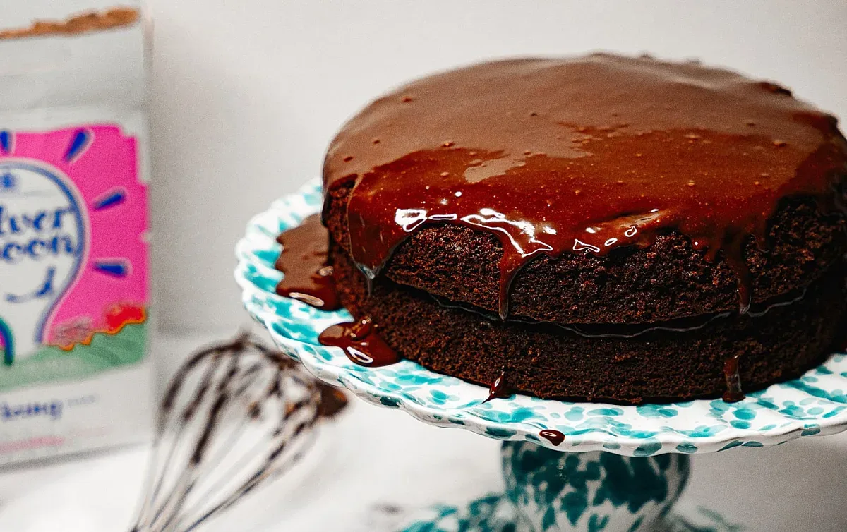 Тази шоколадова торта печели сърцата ви още от първата хапка
