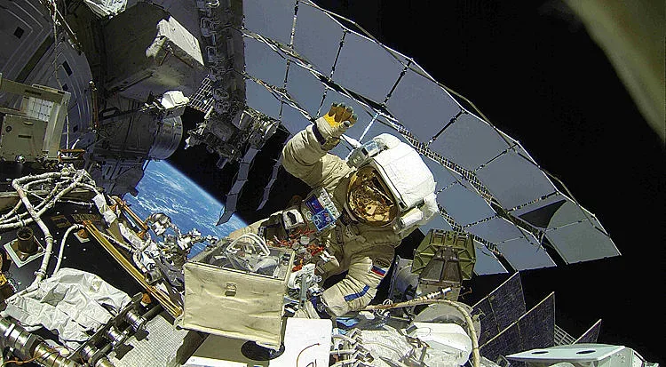 "Роскосмос" даде заден за големия проект. Грешка в превода