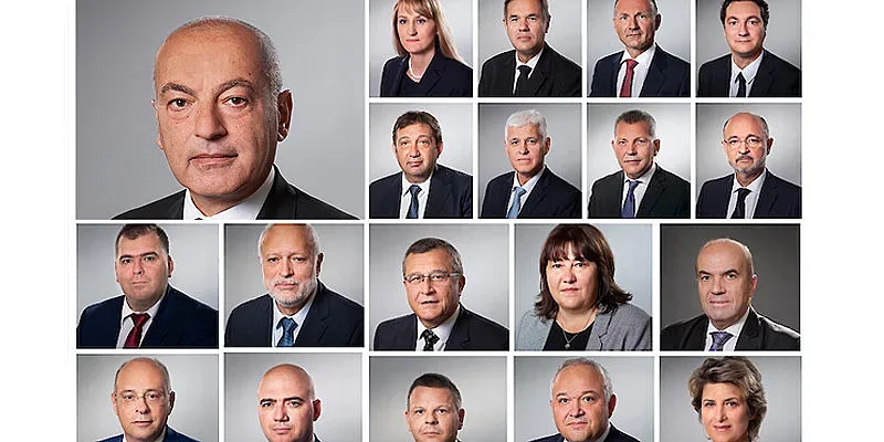 Нонстоп служебни кабинети! Какъв е шансът това да се случи?