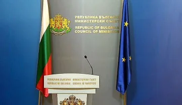 Служебният кабинет поема властта, министри предават ведомства
