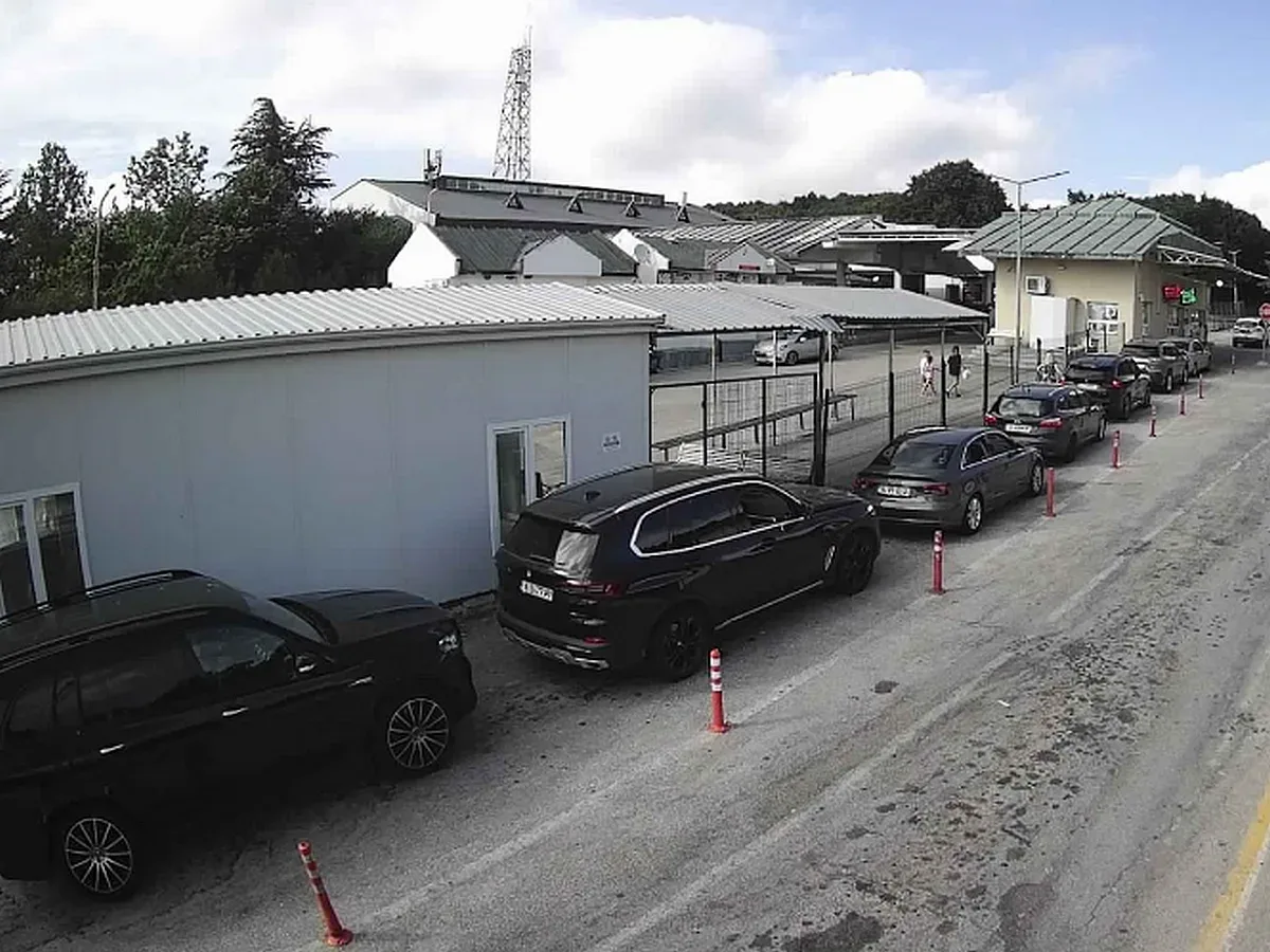 Какво става на границата с Турция? Шофьорите полудяха