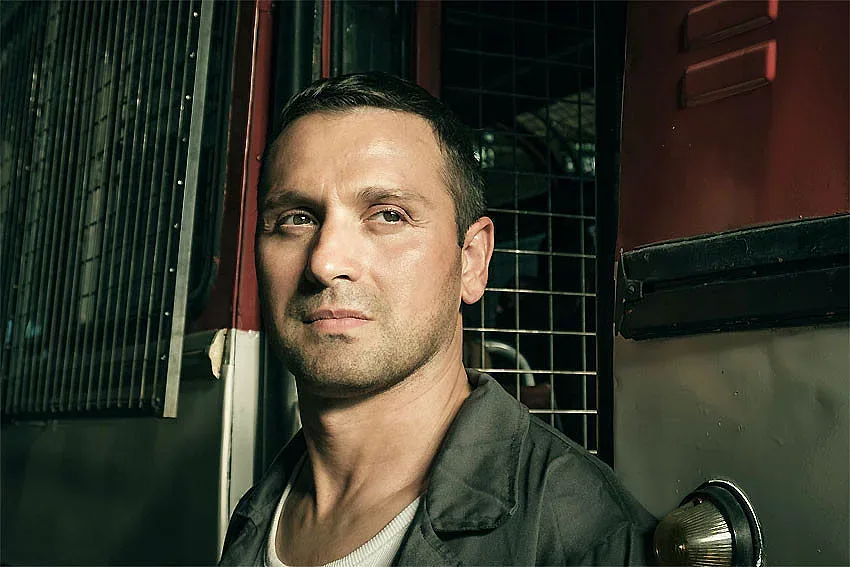 Сано бесен заради леопарда от Шумен. Каза им, че царят е гол