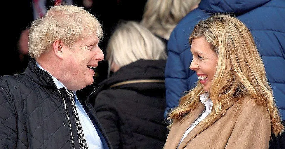 Имат ли акъл? Борис Джонсън и жена му окупираха имение