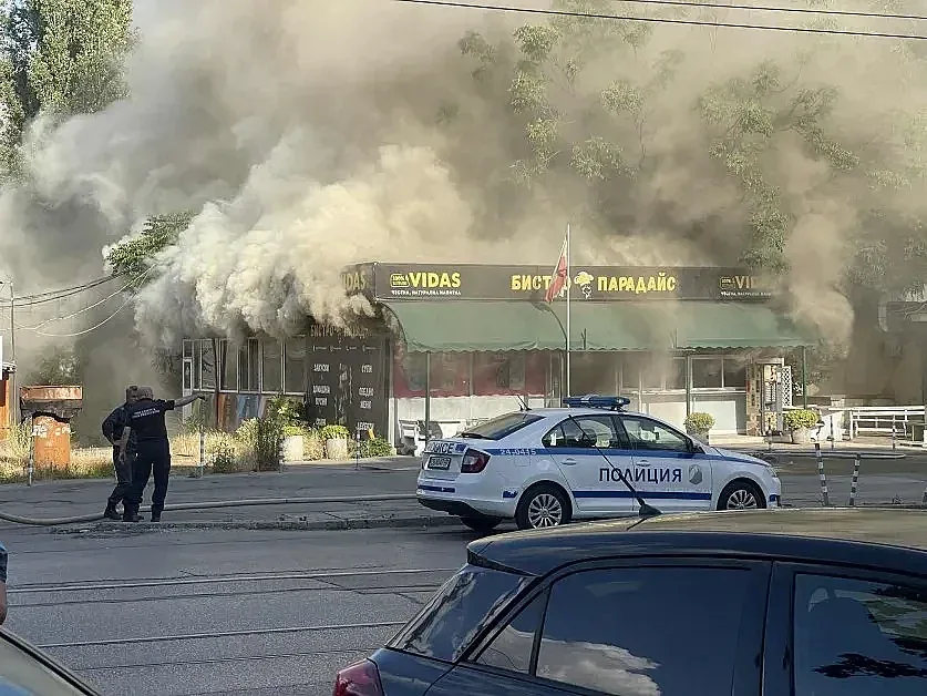 Ад в София. Летят пожарни и линейки /СНИМКИ/