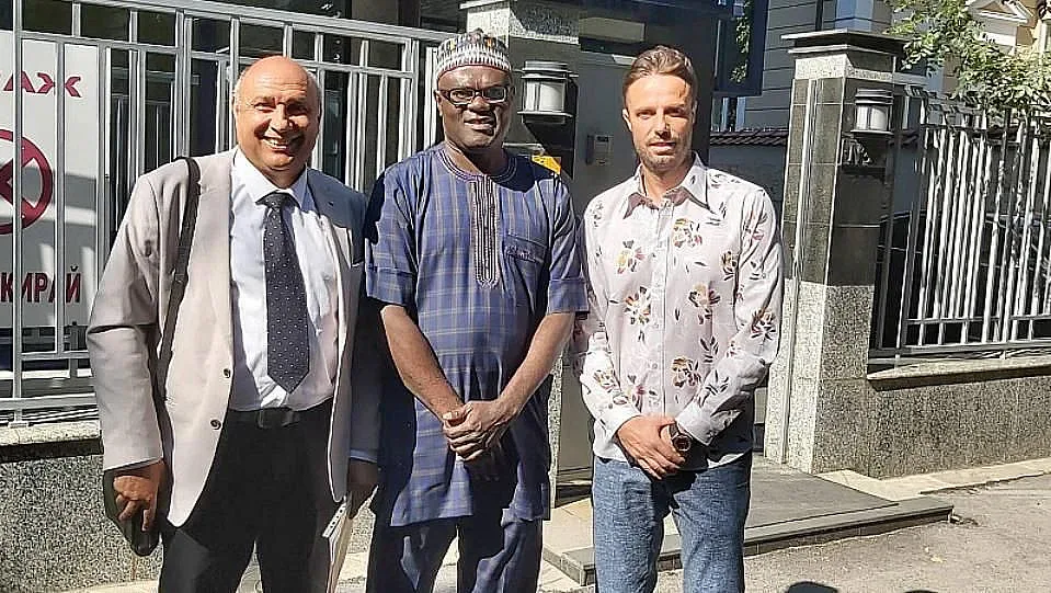 Треньорът по карате на Петков докарал "нигерийски принц" да дава газ