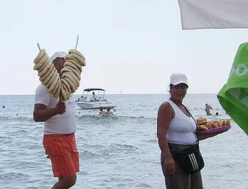 Нани-нани - бате Гошо ще ви храни. Нов хит на морето
