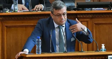 Голяма издънка е свалила правителството. Биков я разкри