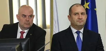 Сензационно! Какво се случва между Радев и Гешев