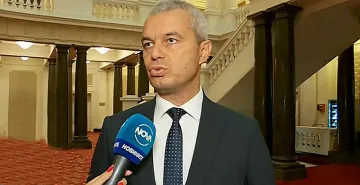 Надъхан Костадинов размахва метлата след изборите