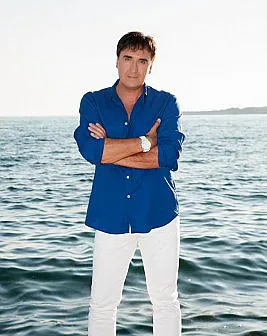 Веселин Маринов с рецитал по време на „Бургас и морето“