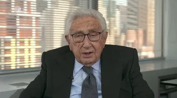 Кисинджър обърна плочата, отправи агресивен съвет за Украйна