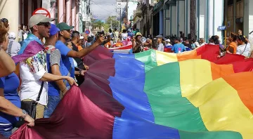 Държава с диктатура узаконява еднополовите бракове