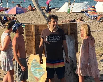 Държавата се тресе, Кирил Петков се пече на море (СНИМКИ)