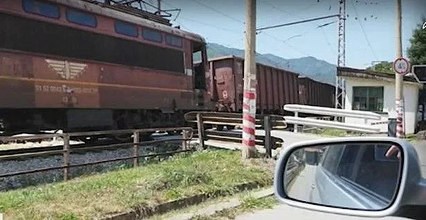 Голяма драма с влак. Релсите – на тесто