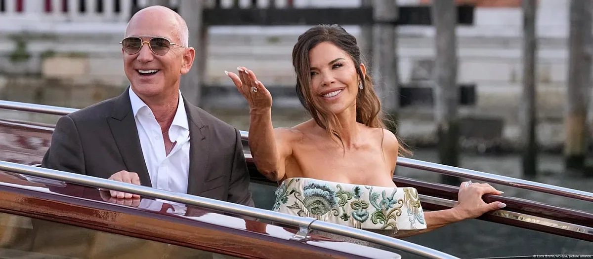 Сватбата на века! Безос онемя от тортата. Булката смени 27 тоалета