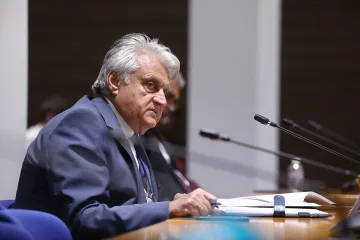 Очакван сблъсък в парламента, кой кого ще надцака за КПКОНПИ