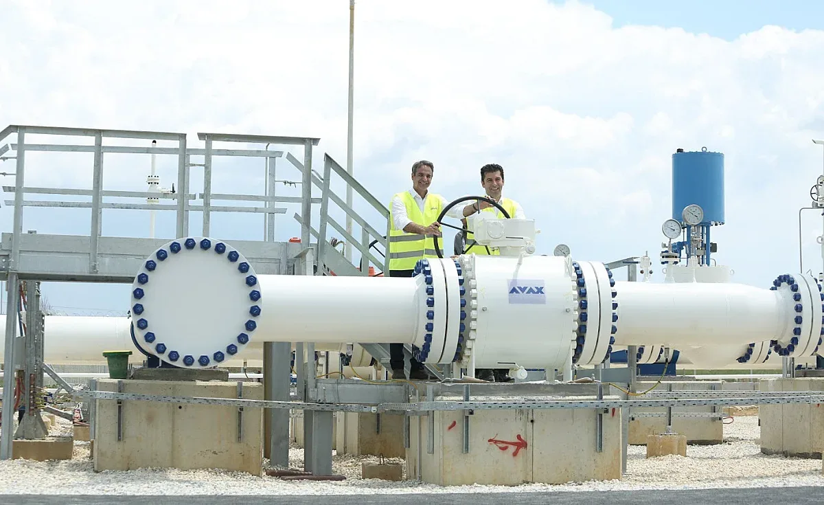 Дипломация: Петков на крака при президента на Азербайджан