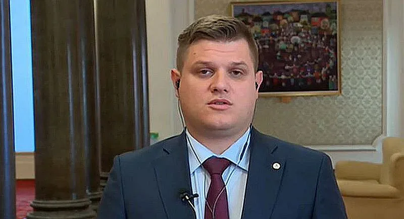 Човек на Костадинов видя накъде отиват преговорите за кабинет