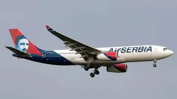 Сърбите побегнаха към америчко, Белград увеличава полетите