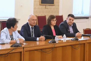 Нинова ще ухажва хората на Слави в сряда