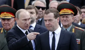 Стоманени думи на Медведев. Притесни света