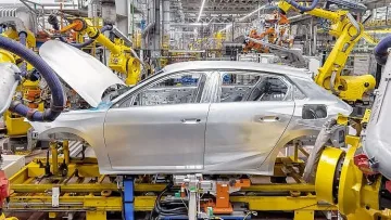 Продажбите на автомобили в Европа през юни достигат най-ниското си ниво от 1996 г. насам