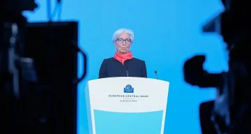 ЕЦБ вдига лихвите, готви изненада за финансовите пазари