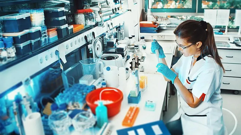 Всеки четвърти тестван у нас заразен с ковид, трима починаха