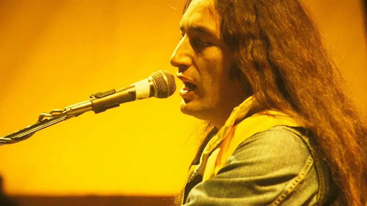 Джулай Морнинг и вечният Кен Хенсли