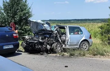 Кърваво меле на пътя отне живота на 2 бебета, убитите са петима